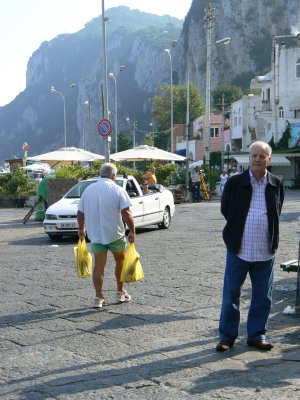Capri shopper 2.jpg