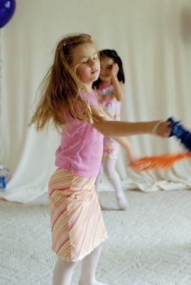 g3/72/541772/3/55330944.danielledance.jpg
