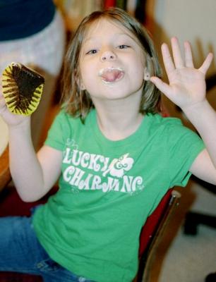 g3/72/541772/3/57789260.ktcupcakeface.jpg