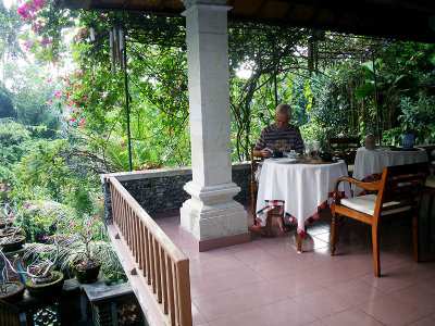 Philip at breakfast, Ketut's Place