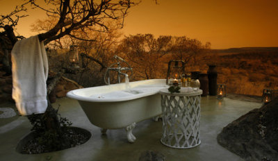 Honeymoon-outdoor-bath.jpg