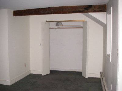 look to the right 14x13 (approx) with closet
