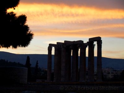 Temple Olympian Zeus at dawn.JPG