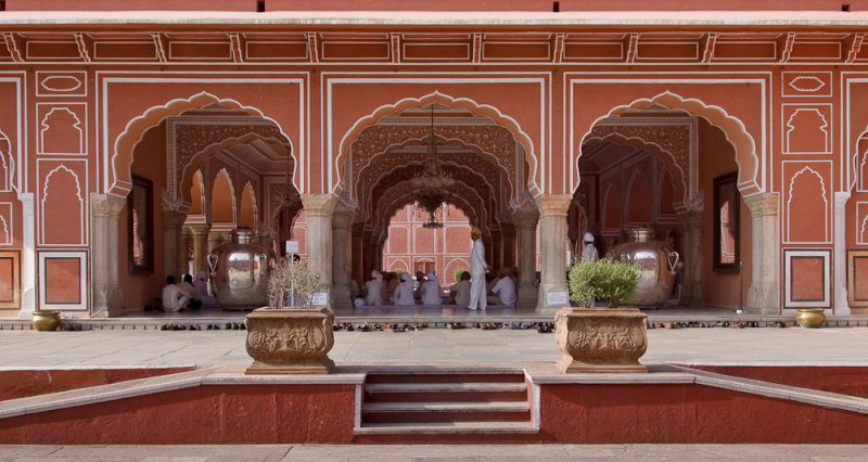 Special gathering because of the recent dead of the Queen Mother of Jaipur