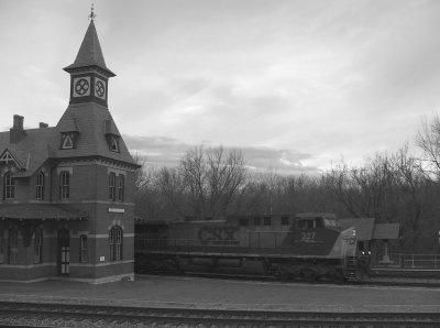 An extra engine move passes Point of Rocks station on it's way to Brunswick