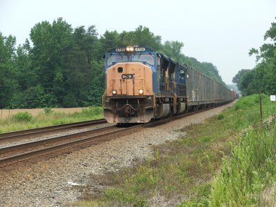 Two SD70MAC's are the power for Q409 @ Jones/Lake Farm.