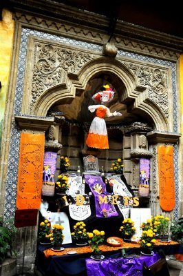 Embrace Lost Relatives on Dias De Los Muertos ! Mexico City