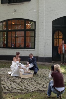 Huwelijksfotografen aan het werk/Weddingphotographers at work
