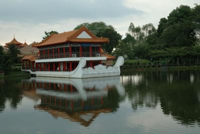 Yao-Yueh Fang - Stone Boat