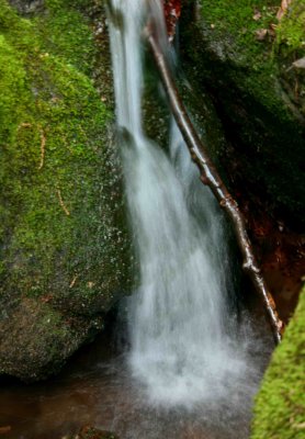 Mini Waterfall Lower Kennison Mtn tb0609bfr.jpg