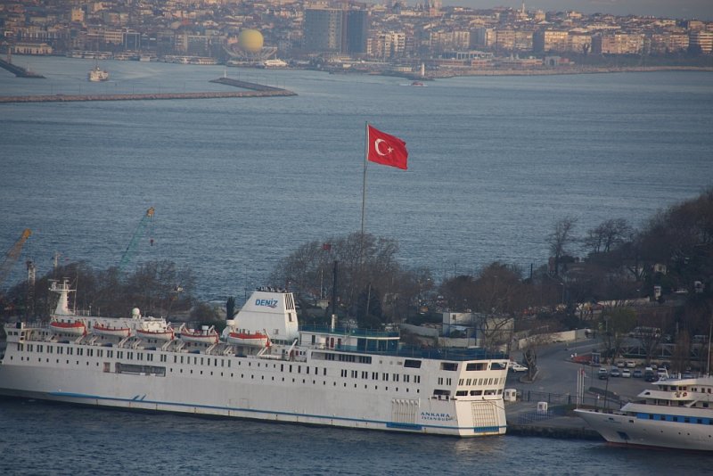 Benneth and Beatris 103.jpg Istanbul view from the top of Galata Kulesi(Tower)