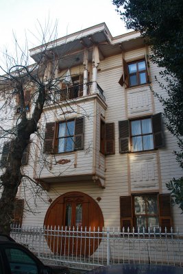 This oe is now a hotel in yesilkoy.jpg