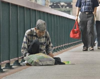 20050430 025 Local beggar.jpg