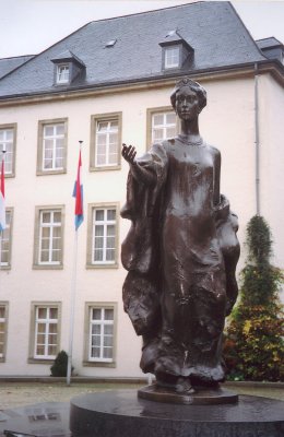 Statue of Grand Duchess Charlotte (who reigned from 1919-1964) at la Place Clairefontaine.