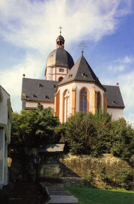 St. Stephen's Church was built between 1290-1338. It is the oldest cross-shaped church in the Rhine district.