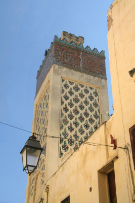 Minaret of a small mosque in the medina of Fs.