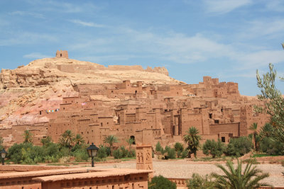 Ait Ben Haddou doesn't look real.  It looks, instead, like a Hollywood set.  Many movies have been filmed there.