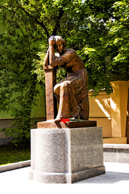Monument of Poet  Marina Tsvetaeva 7206.jpg