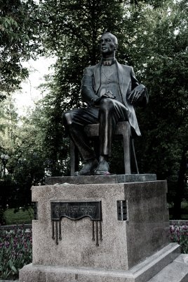 Monument of Musician Sergei Rachmaninov 7383.jpg