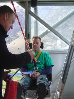 g3/74/267674/3/55405483.Bungee7Ohmygod.Jameslooksterrified.jpg