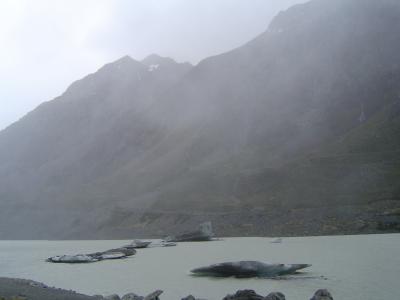 Our walk through the Hooker Valley in very bad weather! (2).JPG