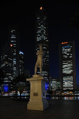 Raffles' Statue