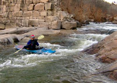 St paddler side-surfing.jpg