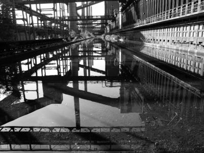 zollverein-becken-spiegelung-sm.jpg