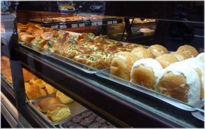 Bakery. Taipei Railway Station 3