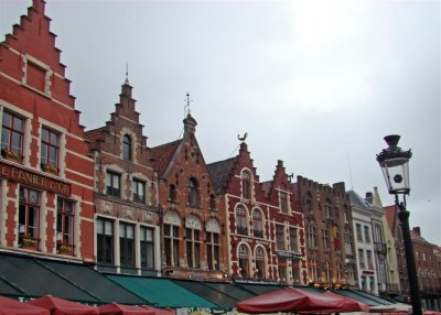 Buildings around the Brugge main square