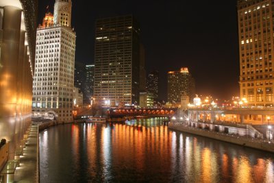 chicago_river_at_night