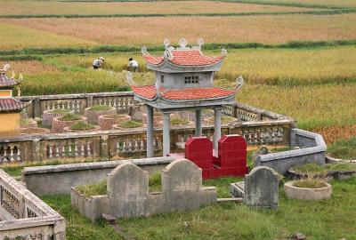 g3/75/283775/3/52758584.ricefieldscemetery.jpg