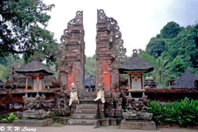 Pura Tirta Empul 01