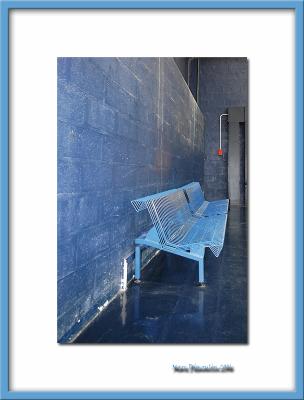 Blue benches, Le Bourget