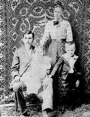 Thomas Henry & Mary LuCinda Kimes 1900 cropped.jpg