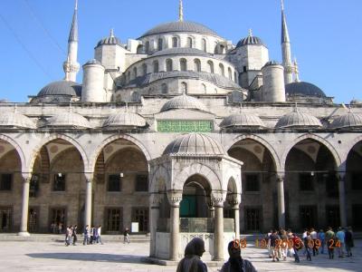 Blue Mosque / Sultan Ahmet Camii; 1609-1616 C.E.