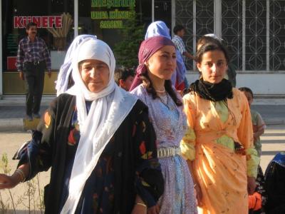 Teyze and her grandaughters, Van