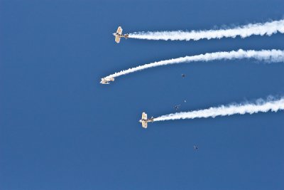 Parachutes from the Pitts