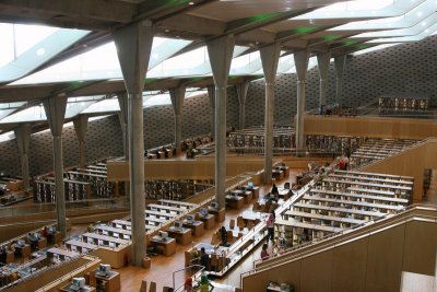 La vaste salle de lecture