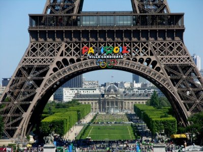 <strong>Paris <br> Tour Eiffel</strong>