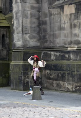 Edinburgh Street Performer on the Royal Mile