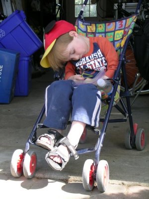 CANDID:  Stroller Snooze