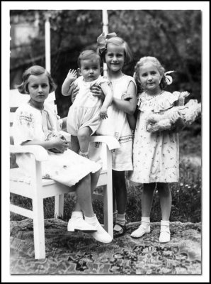 Karl-Heinz and his sisters