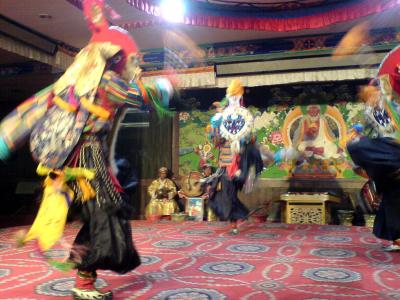 tibetan dancers3.jpg