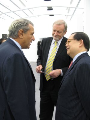 Guy Ullens, GE and Victor Chu