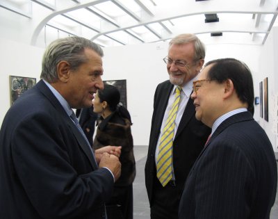 Guy Ullens, GE and Victor Chu