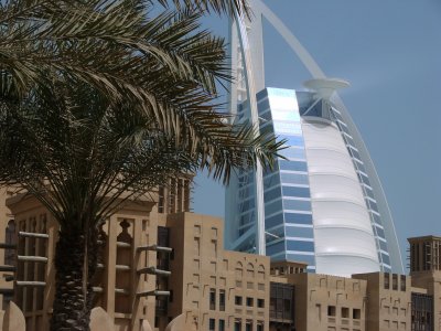 Burj Al Arab di belakang Madinat