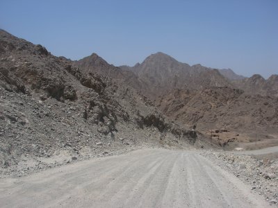 Jalan menuju Hatta Pool - Ini wilayah Oman ...Oom