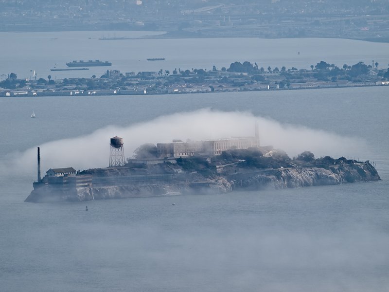 Fog from Alcatraz _A175428.jpg