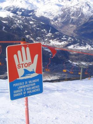 26133053_ATTENZIONE_VERBOTEN_BEWARE.jpg